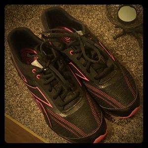 Reebok Easy Tone Running Shoes BLK/PINK